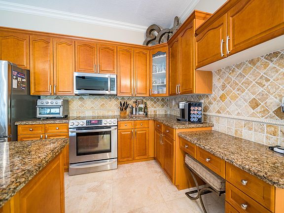 5th image of 6651 Chandra Way