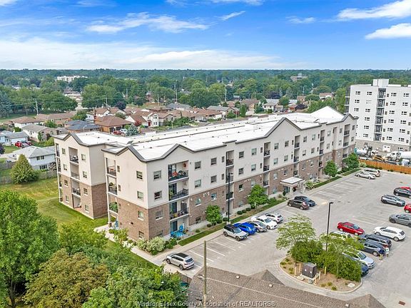 3rd image of 8475 Wyandotte St E #402