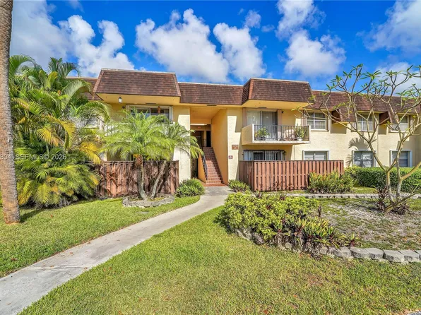 13720 SW 90th Ave #8, Miami, FL 33176