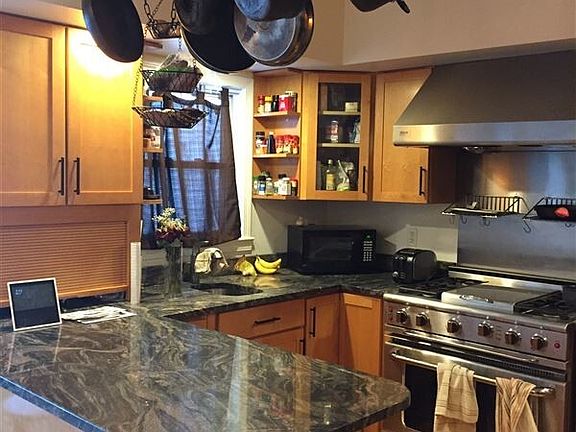 4th image of 652 Dorchester Ave #1