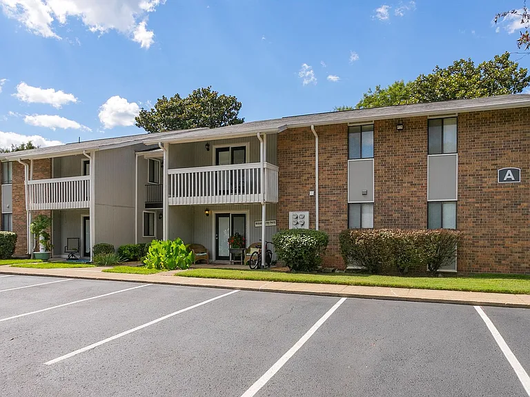 Magnolia Place — Photo 3