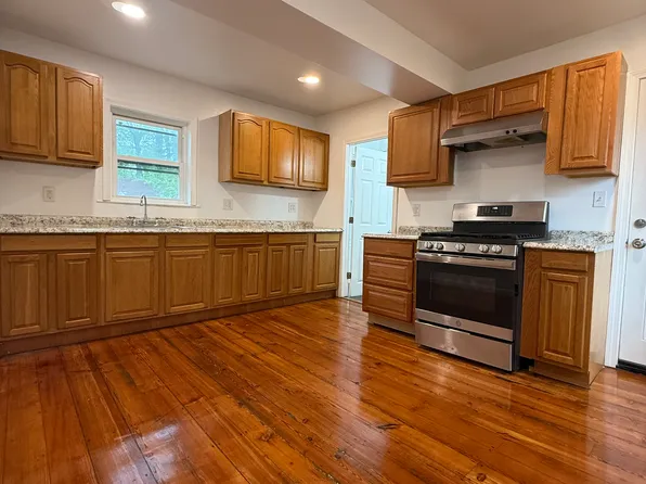 3 Agawam St #2, Worcester, MA 01603