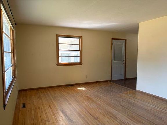 5th image of 425 26th St NW