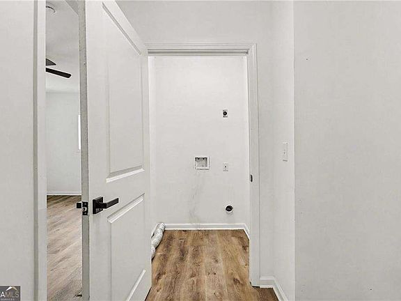 5th image of 951 Reed Ave