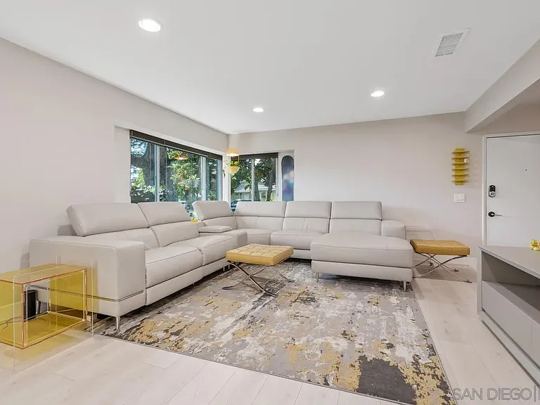 1516 Encino Ave #B — Photo 9