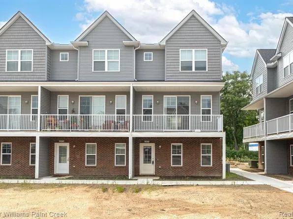 3977 Trailwaycommons Cir, Auburn Hills, MI 48326