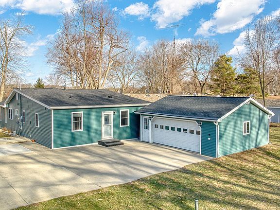 3rd image of 10902 Devils Lake Hwy