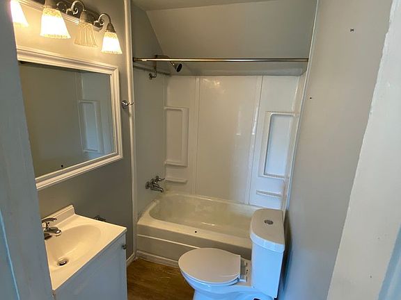 2nd image of 3295 W 50th St #Up