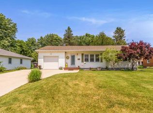 1416 Sunnyside Dr, Cedar Falls, IA