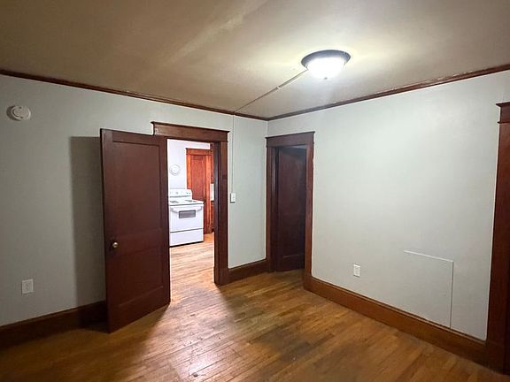 4th image of 43 Franklin St #2