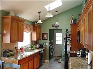 5th image of 37 Summercress Ln