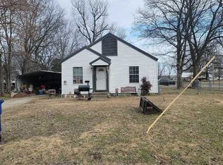 349 S Sycamore St, Nowata, OK 74048