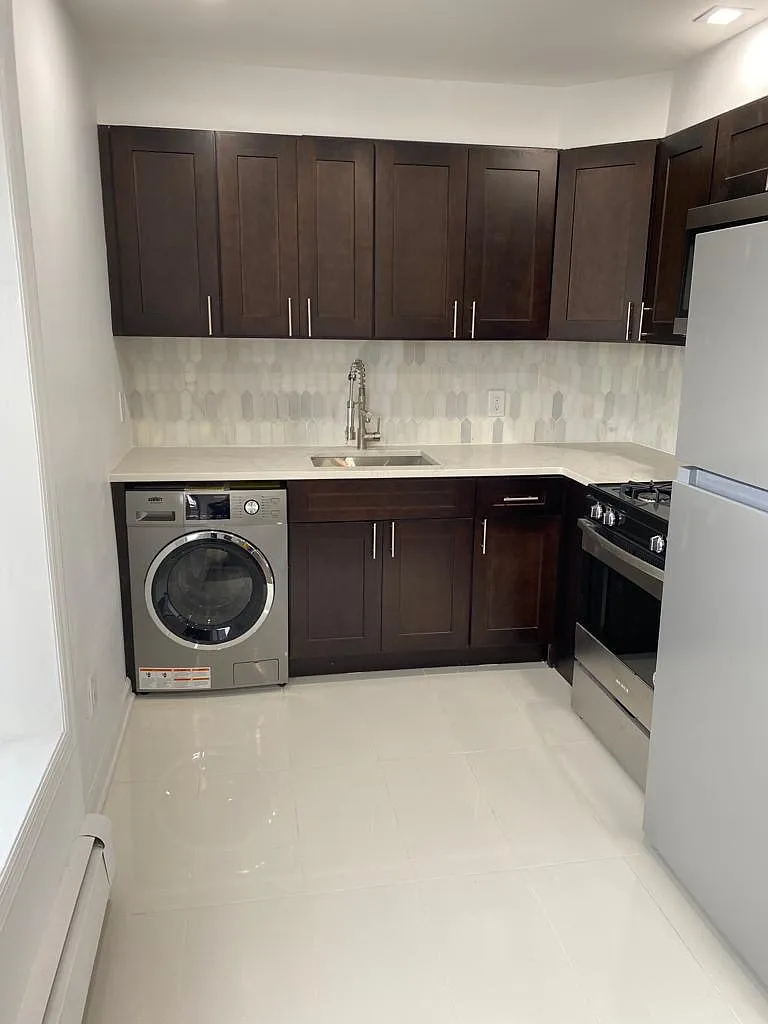 1 bed, $2,566 — Photo 1