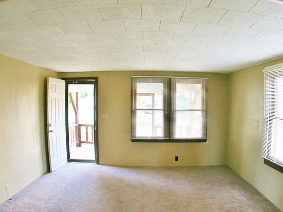 2nd image of 1304 N Lea St