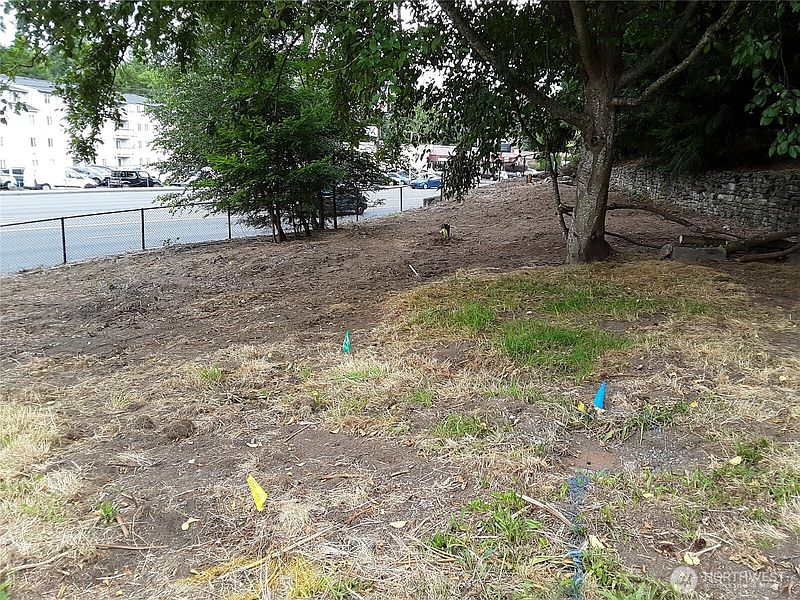 3rd image of 4629 Evergreen Way