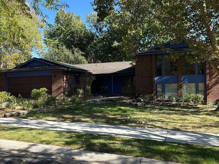 750 N Locust St — Photo 1