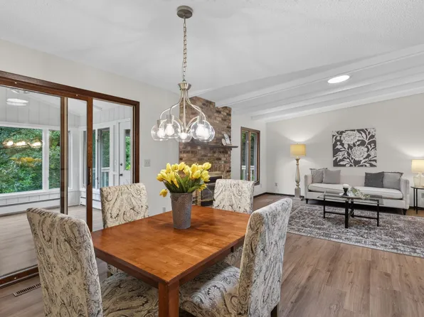 71 Garden Dr, Burnsville, MN 55337