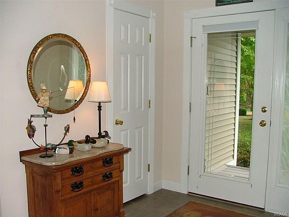 5th image of 211 Woodlands Ct