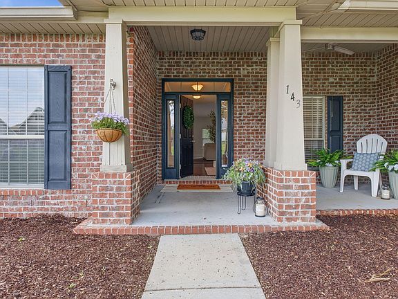 4th image of 143 Crab Apple Ave
