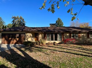 1873 Anthony Dr, Saint Joseph, MI 49085