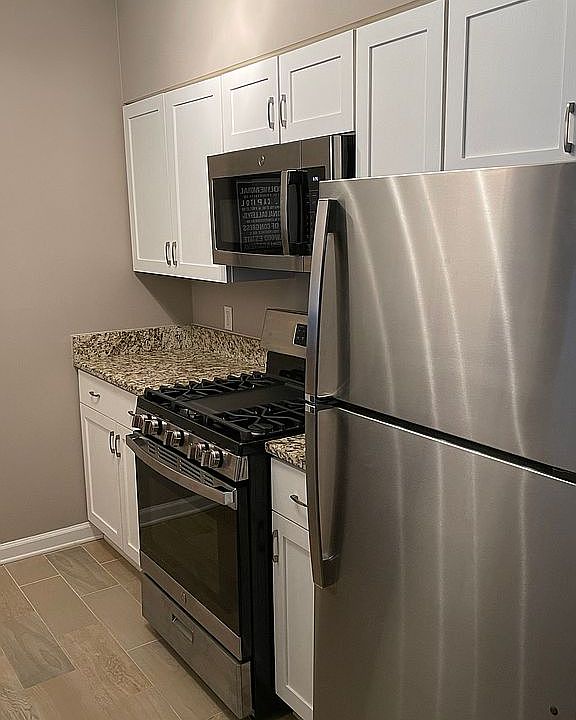 1st image of 2204 Westcourt Ln APT 211