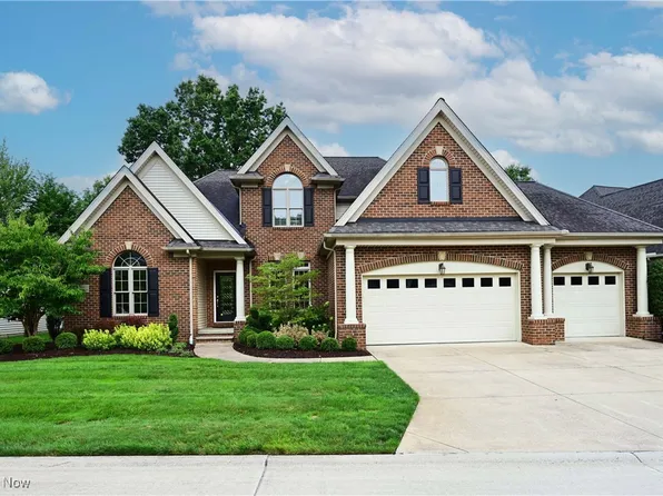 568 Masters Ln, Avon Lake, OH 44012