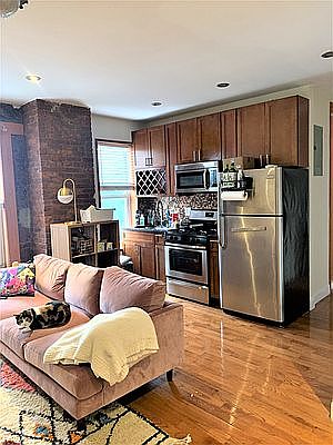 2nd image of 81 Pulaski St #11