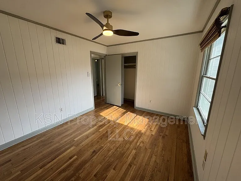 1436 E 42nd St — Photo 17