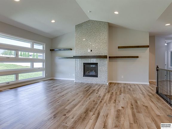5th image of 4402 S 218th St