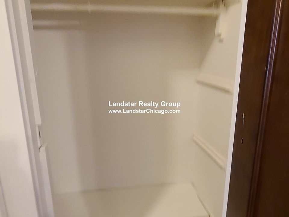 1st image of 1914 W Morse Ave APT 2N