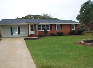 4048 Welmont Dr, Fayetteville, NC 28304