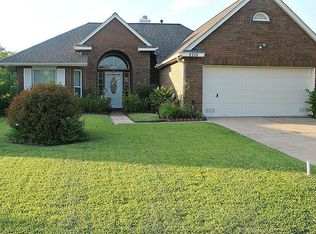 2715 N Larkspur Cir, Pearland, TX 77584