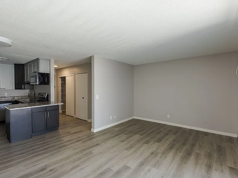 SkyHill Apartments — Photo 15