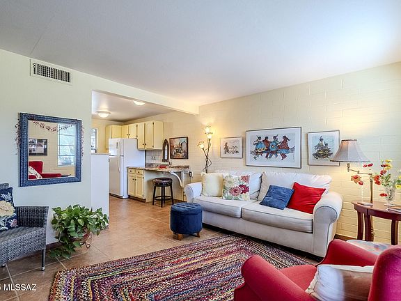 4th image of 372 S Paseo Sarta APT D