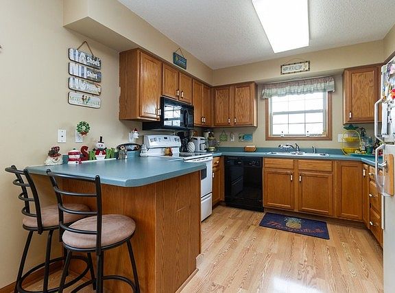 4th image of 1447 Truman Dr