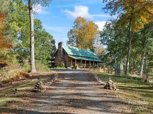 698 English Ln, Bakersville, NC 28705