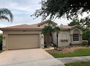 4910 Swans Ln, Coconut Creek, FL 33073