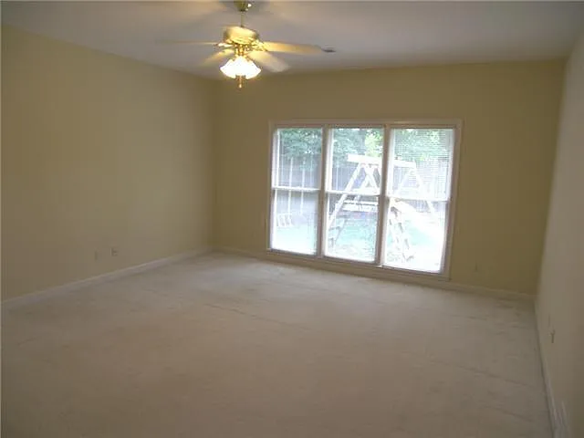 4 bed, 3.5 bath, 3500 sqft, $3,600 — Photo 3