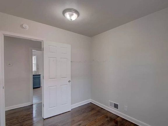 5th image of 230 Taft Pl #1