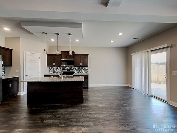 3rd image of 452 Kinslow Ct