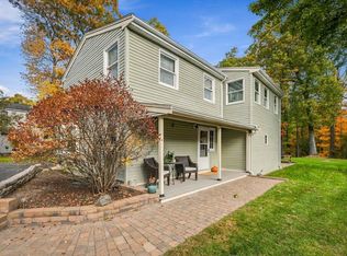 61 Lakeshore Dr, Georgetown, MA 01833