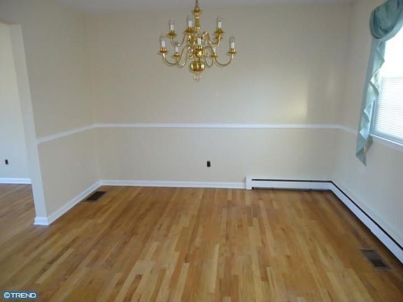 2nd image of 2503 Emerson Dr