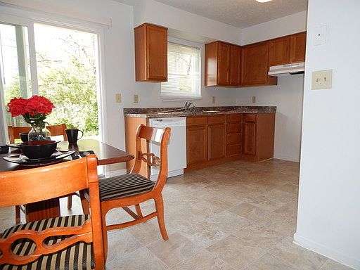 3rd image of 4611 Waynedale Cir