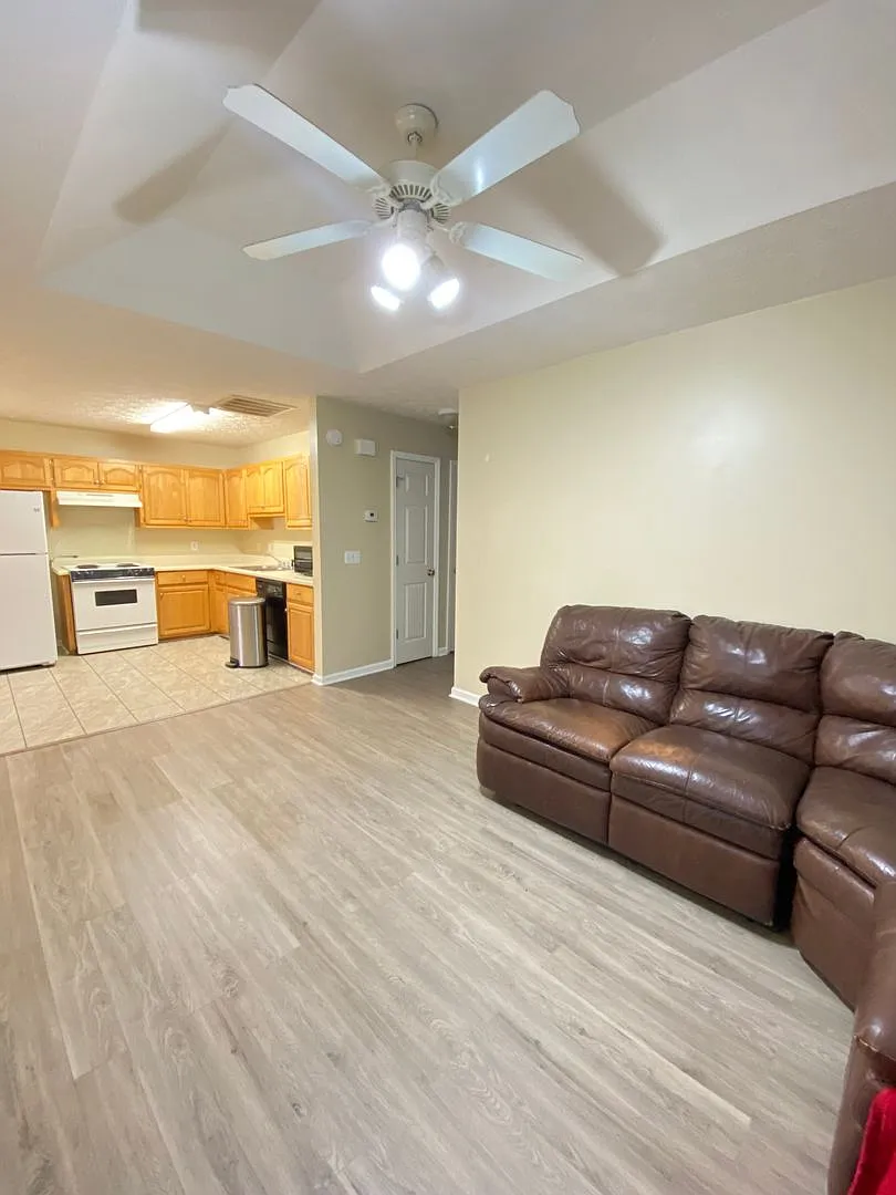 Comfort Meets Convenience in This 2 Bed/2 Bath — Photo 2