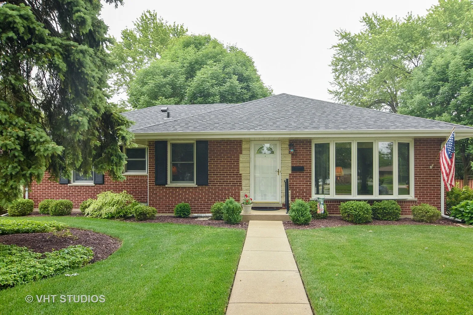 7 N Stevenson Ln photo 1