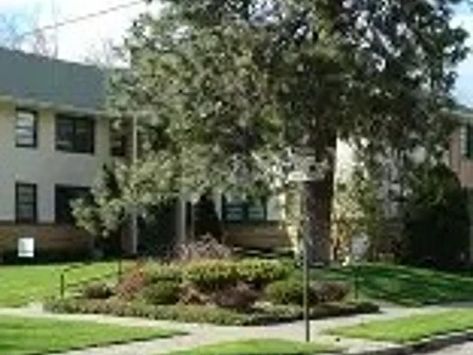 Building Photo 4