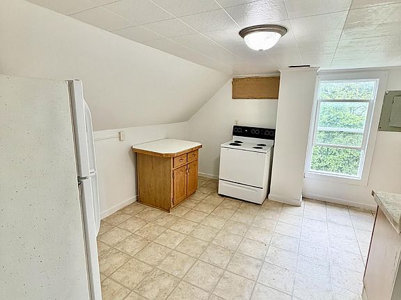 4th image of 2401 Lowell Ave #2