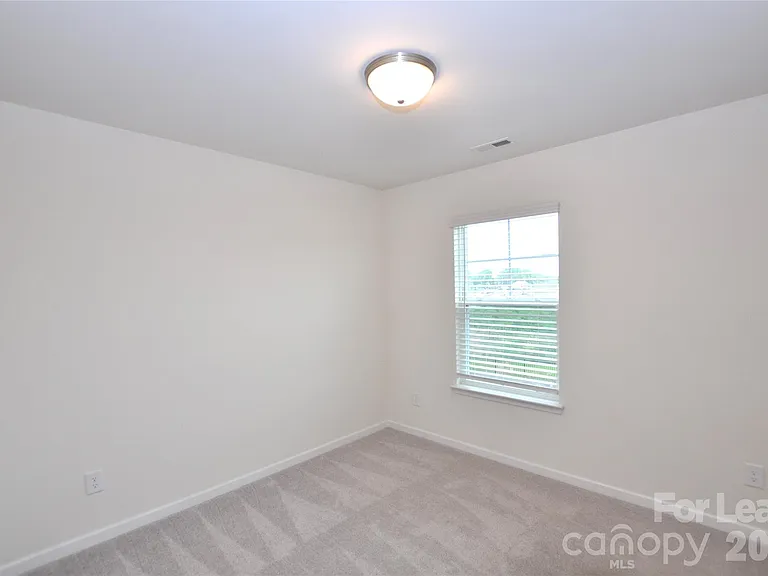 536 Laurel Walk Ln — Photo 31