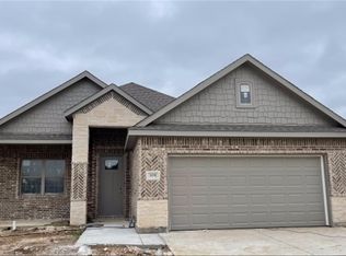 109 Maverick Trl, Valley View, TX 76272