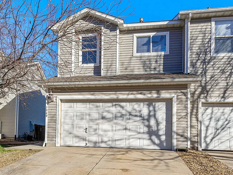 7940 S Kittredge Way — Photo 2